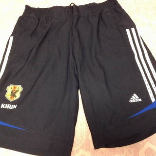 adidasハーフパンツ　メンズM