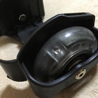 ❣️❣️値下中着脱式ローラーシューズ 黒 光るの画像