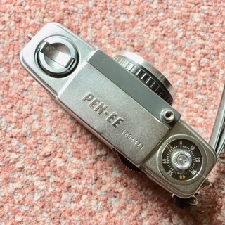 可愛い カメラ ・オリンパスペン  OLYMPUS PEN-EEの画像