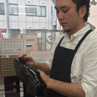 シューケア用品販売＆靴磨き