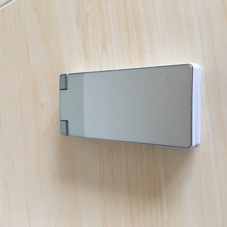 ワイモバイルのガラケー（AQUOS 504-SH ホワイト）の画像