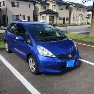 ホンダ フィット 青 普通車の画像