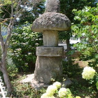 石灯籠差し上げます。　ご自分で積込み輸送できる方の画像