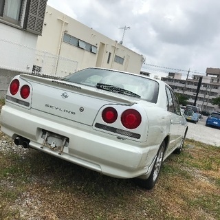 HR34 スカイライン 4ドアの画像