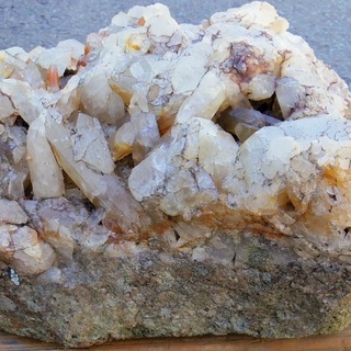 水晶クラスターの画像