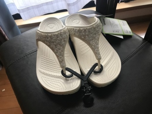新品！クロックスサンダル