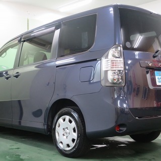 他社でローンが落ちた方！！ミツクニにお任せ！！ヴォクシー X Lエ ディションの画像