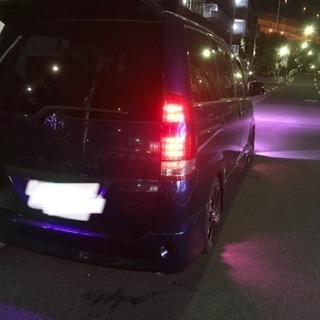 ノア AZR60の画像