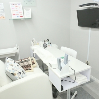 正社員ネイリスト募集☆能見台駅から徒歩３０秒！