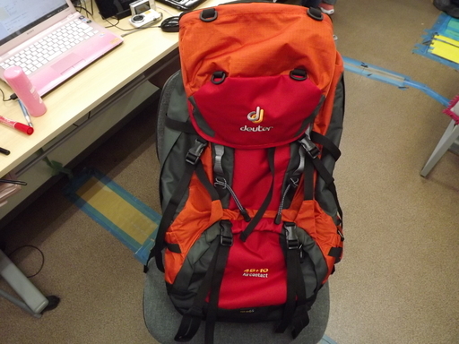 deuter ドイタ―　リュックサック エアコンタクト 45 +10　赤　オレンジ　黒　札幌　西岡発