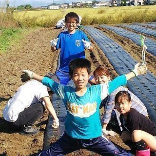 クラブの食育の一環として芋掘りを
