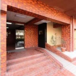 事務所使用可能マンション。中目黒駅から目黒川沿いに５分。目黒川沿いのマンションです！の画像