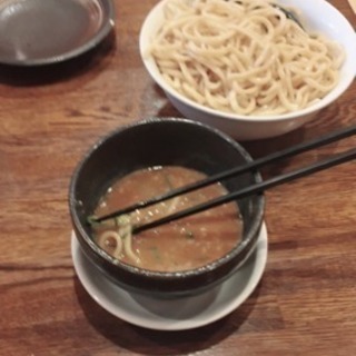 一緒にご飯行ける人いませんか？(^^)