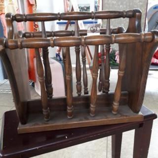 【】レトロなマガジンラックの画像