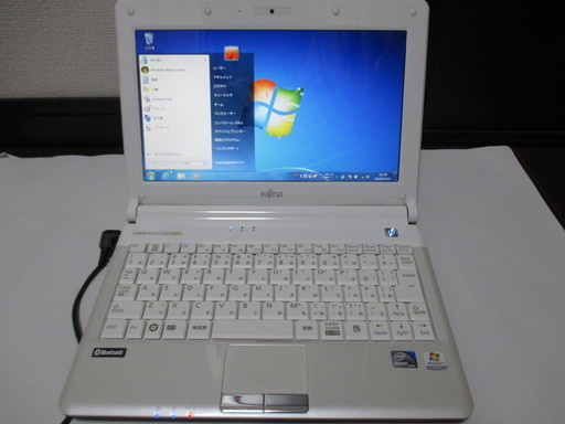 大幅値下げ！！【美品】FMV-BIBLO LOOX M/E10　Win7　HomePrem　32ｂit／HDD40B／メモリー1GB中古動作品