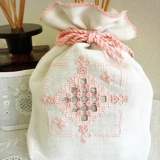 白糸刺繍・ヨーロッパ刺繍の「糸りあん刺繍教室」の画像