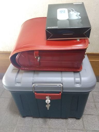 ハードボックスとランドセルとOMRON