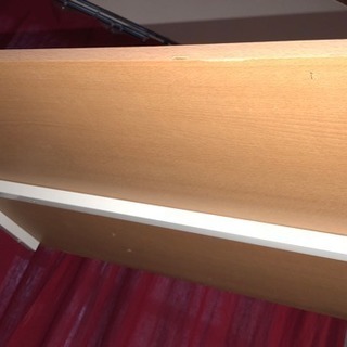 シンプルなデスクの画像