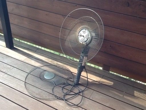部品取りに工場用扇風機