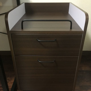 袖付き机　シンプル　ブラウン　オシャレ　美品　お譲りします！の画像