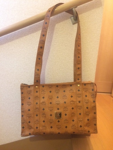 ２万円　MCM(エムシーエム) 　ショルダーバッグ 　ライトブラウン×黒