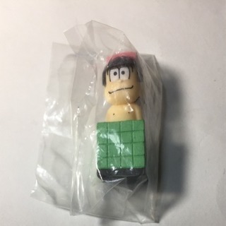 おそ松さん セット 缶バッジ シール ストラップ フィギュア ファイル ぬいぐるみの画像