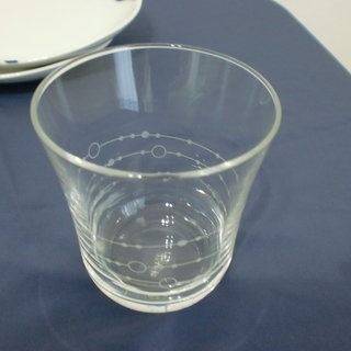 【300円シリーズ】新品未使用！箱入り！たち吉の食器セットと　珪藻土のコースターのセットの画像