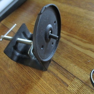 ＵＳＥＤ　ネジで取り付ける　電気ランプ　業務　作業の画像