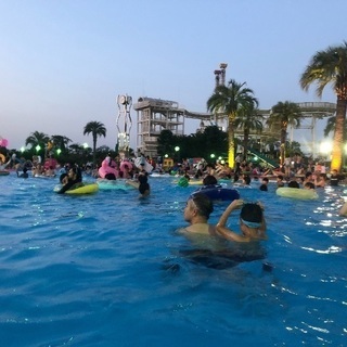 ナイトプールか海、一緒に行ける人募集！