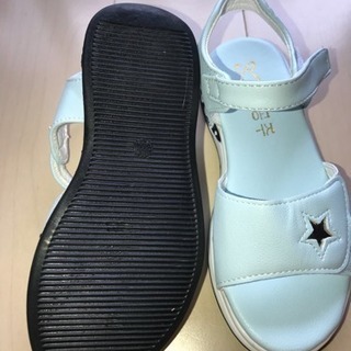 女の子用サンダルの画像