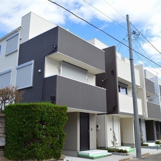 日給9000円・新築一戸建の販売現地で受付＆アンケート記入の簡単なアルバイトです。未経験でぜんぜんＯＫです。の画像