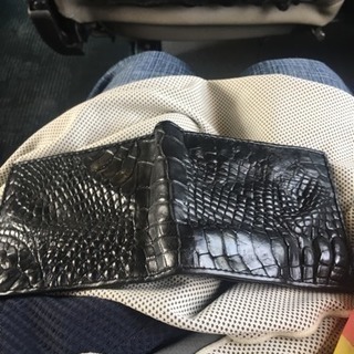 値下げ  ワニ 革 二つ折財布  新品の画像