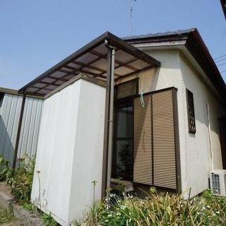大網白里市　戸建賃貸　戸建てとは別に駐車スペース約６台分の土地付...