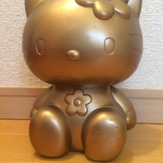 500円　キティちゃん貯金箱　ゴールド