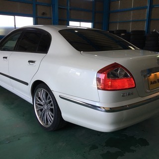 日産 シーマ ４５０Ｘ　ＦＯＵＲ　社外２０インチ　純正マルチ　ＥＴＣの画像