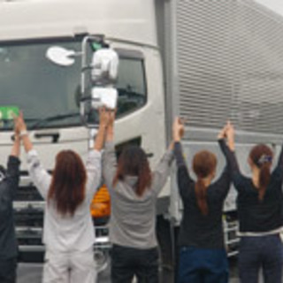 トラガールも活躍中！トレーラードライバー！の画像