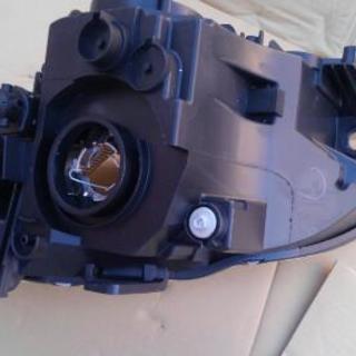 エディックス　ヘッドランプ右側　純正新品の画像