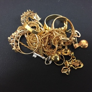 古いアクセサリー・貴金属・宝石高価買取り致します。の画像