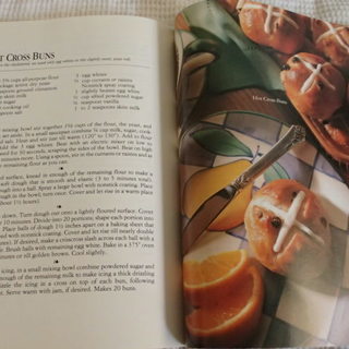 英語のレシピ本⑤　Family Favorites made Lighter　洋書の画像