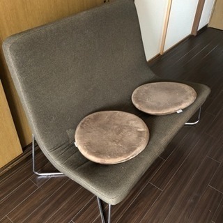 二人掛けソファー ヘタリあり