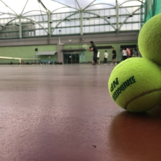 【8月18日】【テニス】 大久保スポーツプラザ　■初心者～中級者...