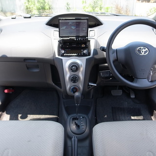 SoldOut 車検平成31年12月末まで 平成18年ヴィッツ 社外HDDナビ ETC キーレス 燃費21.5km/リットル（カタログ値）の画像