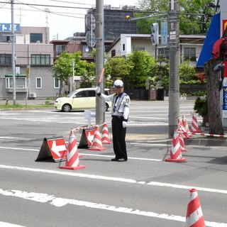 交通誘導スタッフ　/20代～60代の方が活躍中！！の画像
