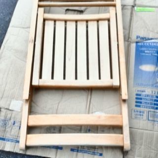 木製　折りたたみ椅子の画像