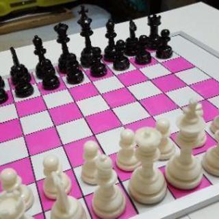 今話題のチェスを皆で楽しくやりませんか！知らない方にはルール等お...