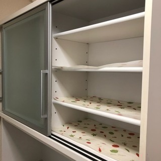 食器棚の画像