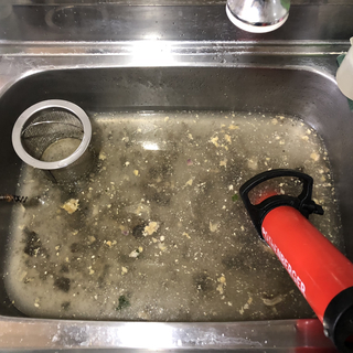 台所の排水つまり・キッチンの水漏れ修理のご依頼なら『スイドウリペア』兵庫県川西市・最短30分。 - 地元のお店