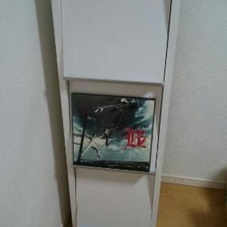 フラップ扉の飾り棚の画像