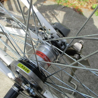 値下げ 未使用 3段変速自転車 ノーパンクタイヤ 白　26イン.の画像