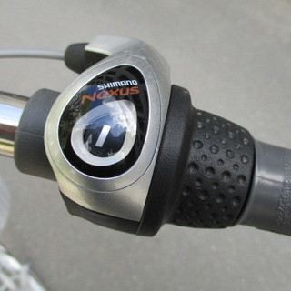 値下げ 未使用 3段変速自転車 ノーパンクタイヤ 白　26イン.の画像